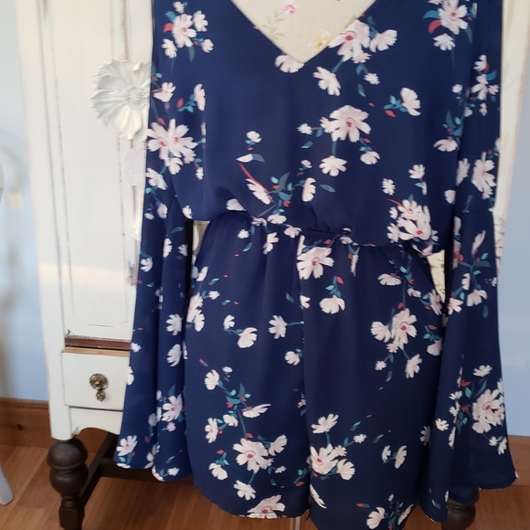 Guessโ Romper - Picture 8 of 12